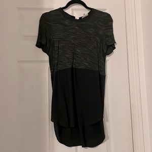 Aritzia Wilfred Grey T-Shirt with Silk Hem